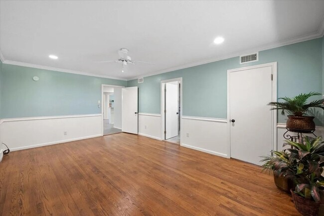 Building Photo - 1215 Columbia Cir