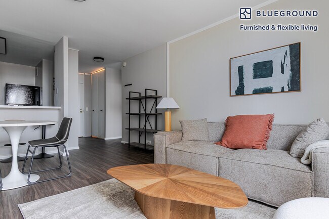 Building Photo - 3450 N Lake Shore Dr