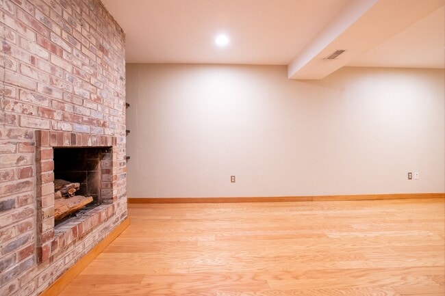 Building Photo - Magnolia 4 bedroom, 3 bathroom