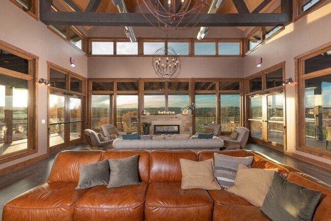 Building Photo - 17821 Limestone Spring Ln