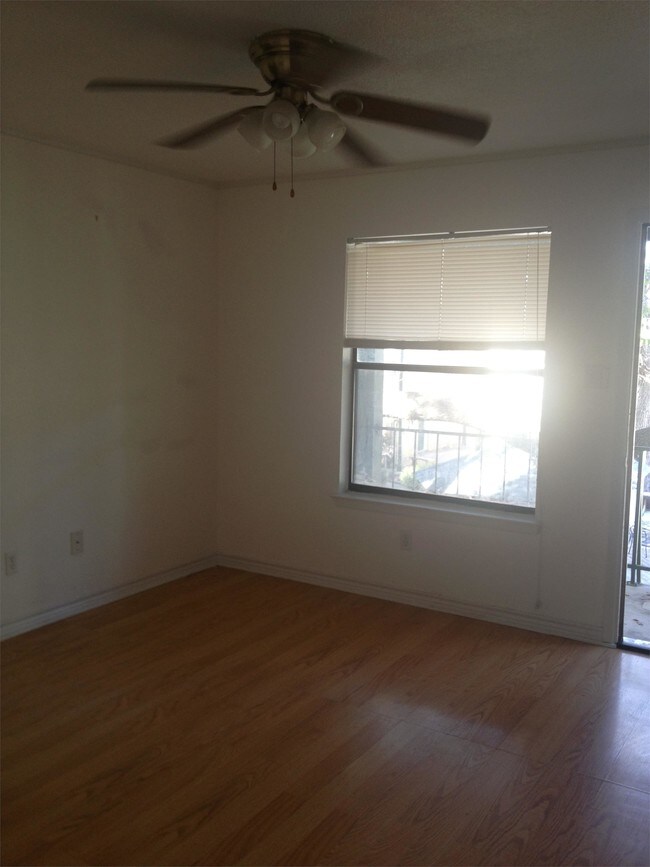 Building Photo - 1624 Aquarena Springs Dr