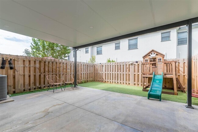 Building Photo - 28568 SW 134th Ave