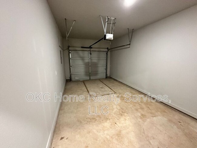 Building Photo - 8925 NW 109th Terrace