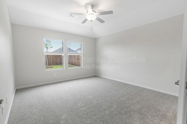 Building Photo - 2200 Dunbar Dr