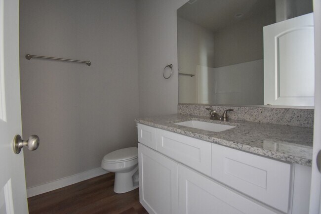 Building Photo - Beautiful 3 BR / 2 BA Home!