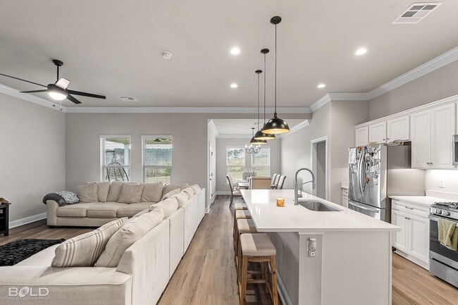 Building Photo - 315 Hummingbird Ln