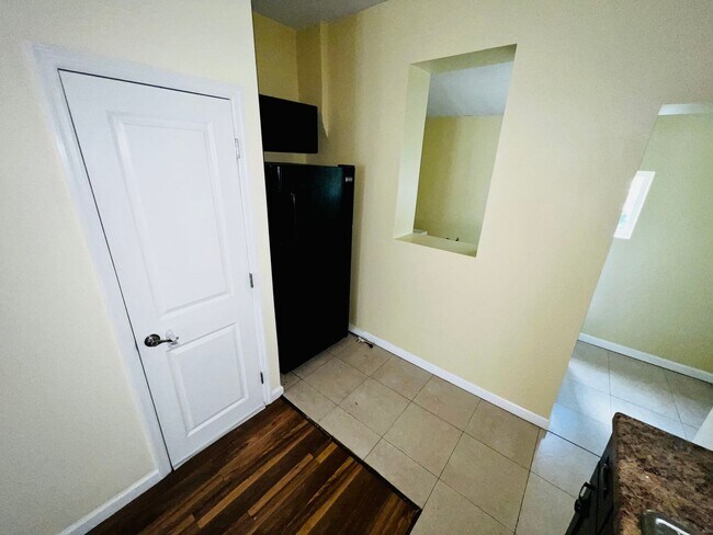 Building Photo - Renovated 3BR/1.5BA North Philly Home with Open Layout & Rear Yard