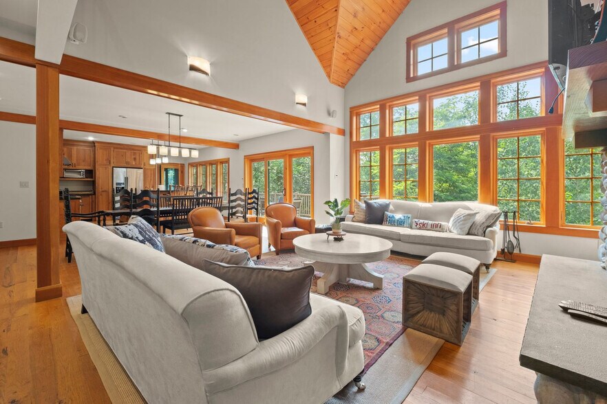 Building Photo - 28 Yellow Birch Cir