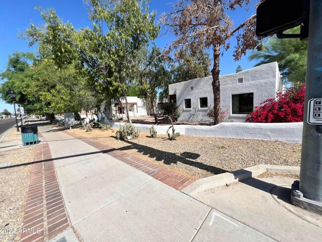Building Photo - 5908 West Myrtle Ave