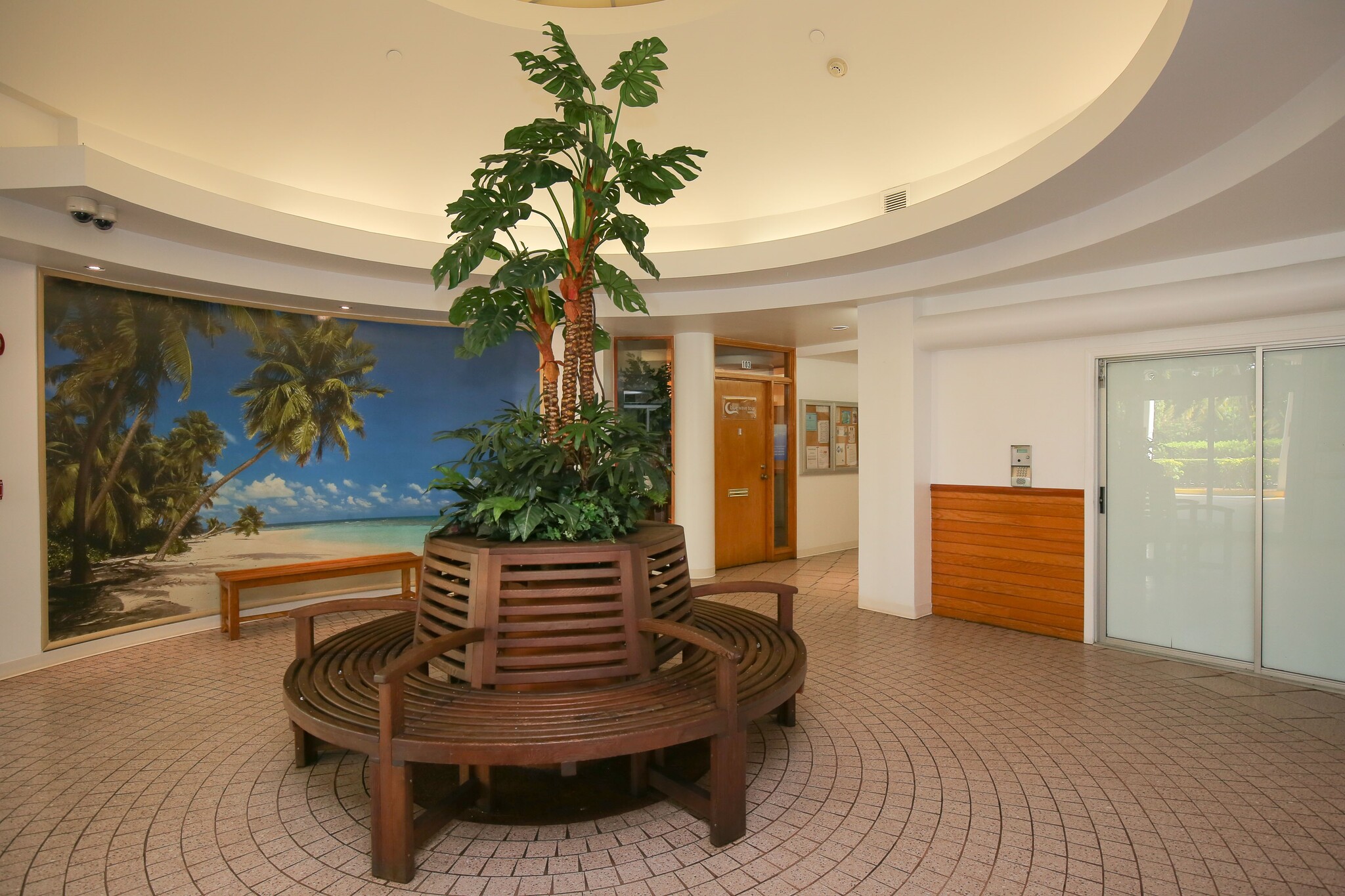 Building Photo - 1920 Ala Moana Blvd