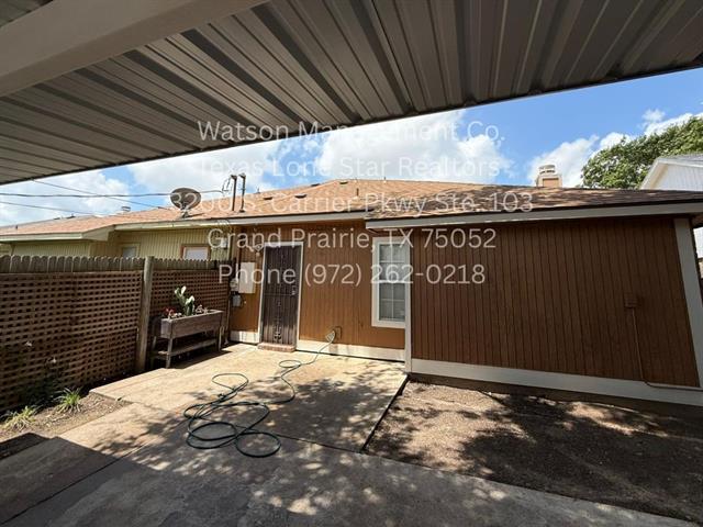 Building Photo - 3015 Oak Ridge Pl