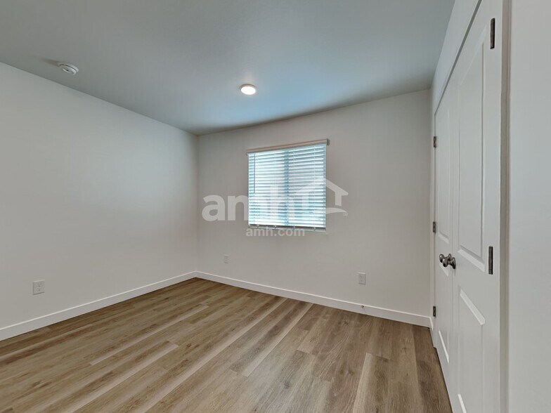 Building Photo - 9754 W Luxton Ln