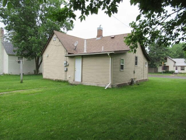 Building Photo - 2 bedroom house with a shed.