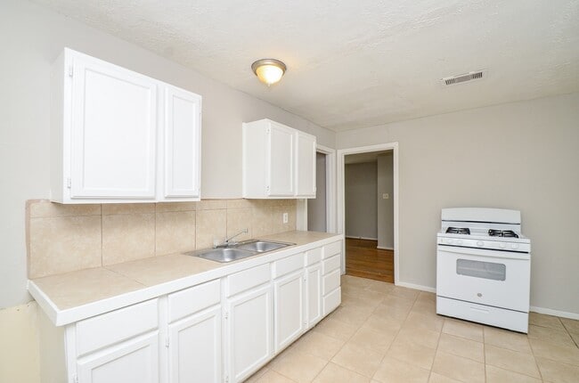 Building Photo - 4419 Friar Point Rd