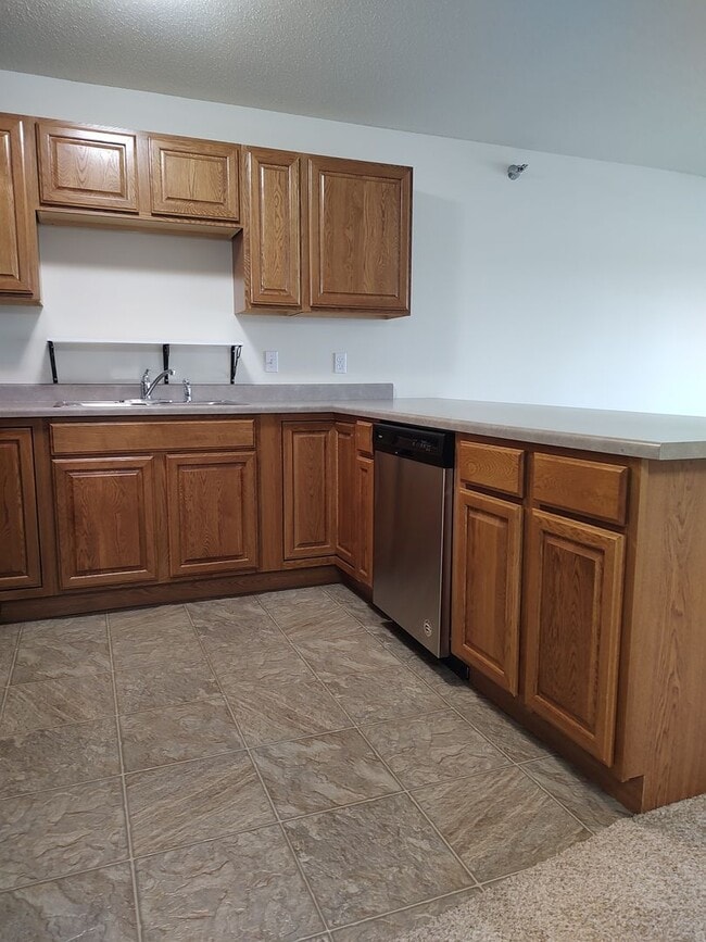 Building Photo - Diamond Valley Apartments