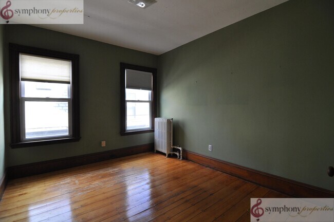 Building Photo - 100 Calumet St