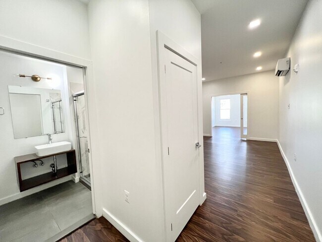 Interior Photo - 824 N Calvert St