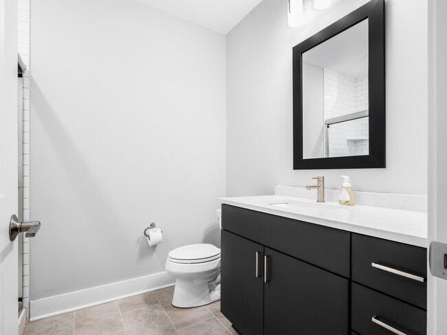 Building Photo - 928 Pullman Plz