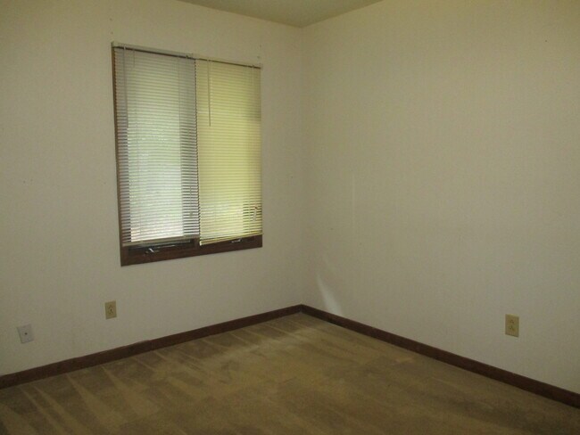 Building Photo - 1554 College Way