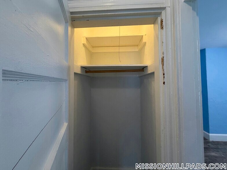 Building Photo - 82 Rockland St