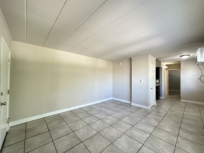 Building Photo - 3820 25th Ave