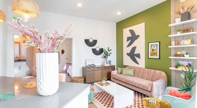 Building Photo - 650 E Brooklyn Vlg Ave