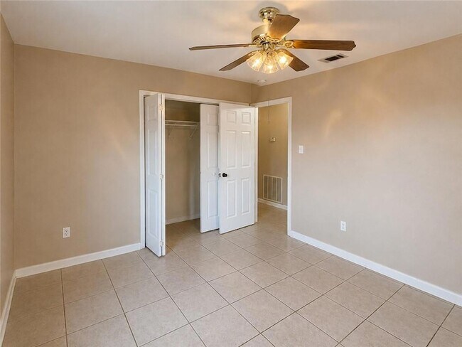Building Photo - 3508 Pakenham Dr