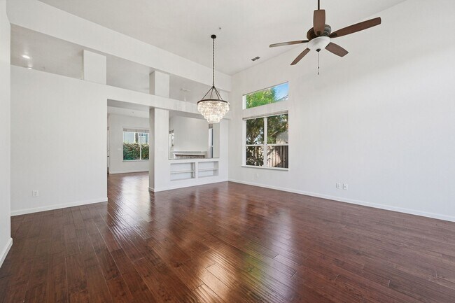 Building Photo - 1439 Gordon Dr
