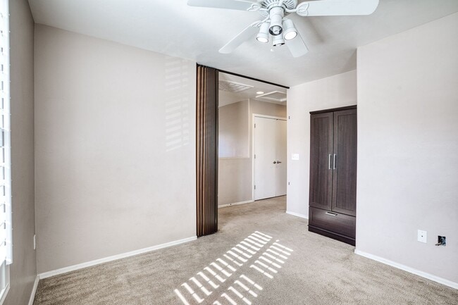 Building Photo - Lovely 3 Bedroom House!