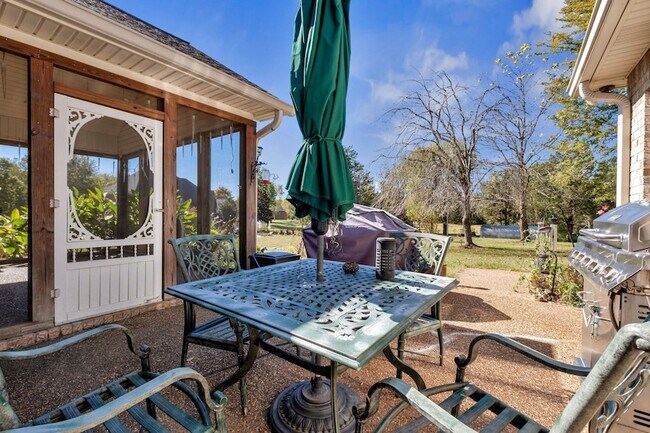 Building Photo - 614 Greene Dr