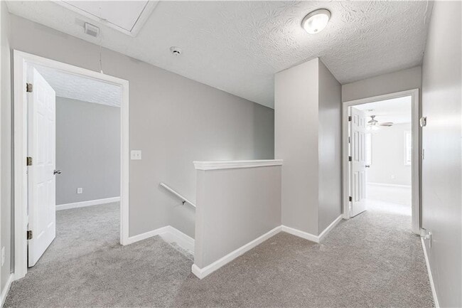 Building Photo - 4768 Sylvan St