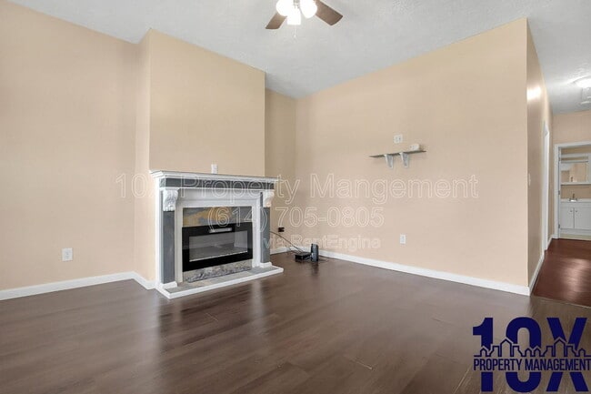 Building Photo - 1652 Summit St