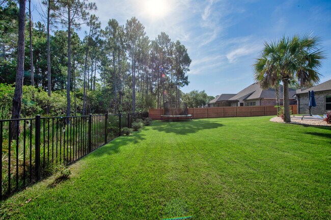Building Photo - 5718 Oak Hvn Ln
