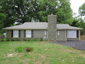 Building Photo - 1440 Rolling Hills Dr