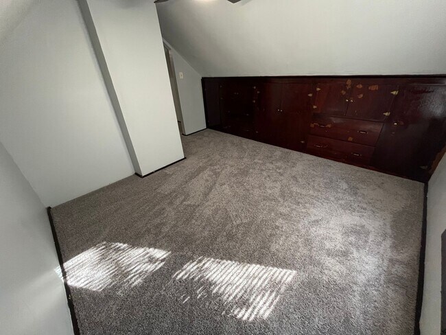 Building Photo - Newly Remodeled 3 Bedroom House!