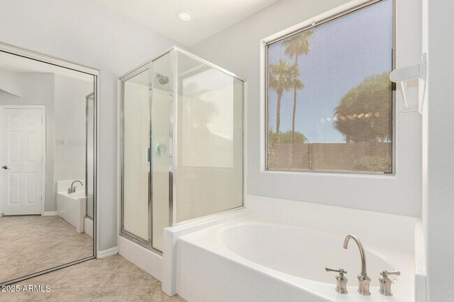 Building Photo - 14621 W Catalina Dr