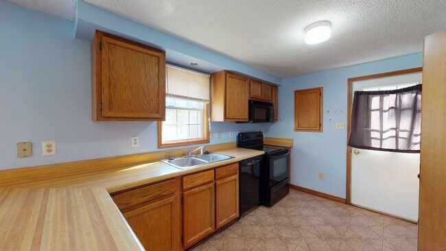 Building Photo - 975 Murray Ln