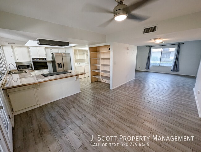 Building Photo - 1618 E Dunbar Dr