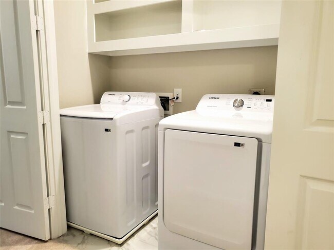 Building Photo - 9445 Towne Lake Pkwy