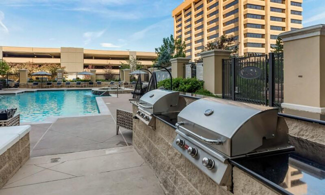 Building Photo - 4550 Cherry Creek S Dr