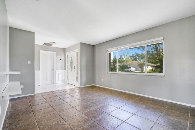 Building Photo - 111 Colyer Dr