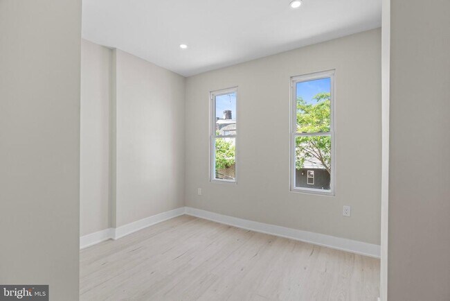 Building Photo - 1626 S 24th St