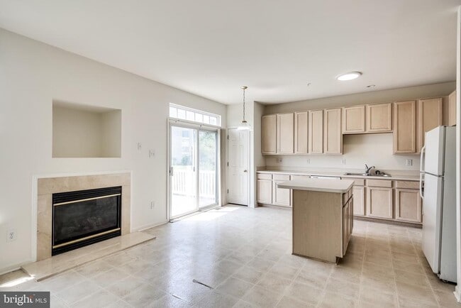 Building Photo - 2702 Snowmill Ct