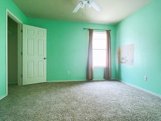 bedroom 3 - 577 Quarter Ave