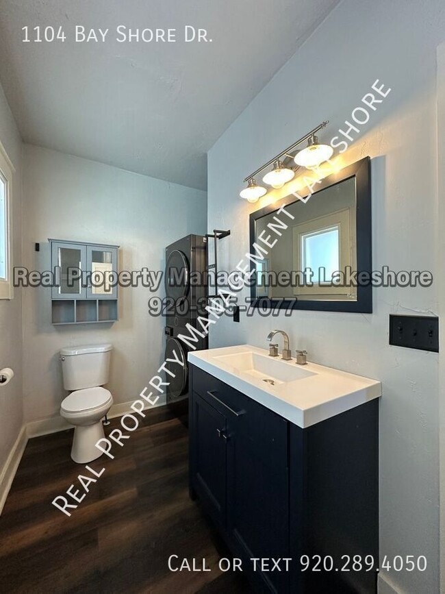 Building Photo - 1104 Bay Shore Dr