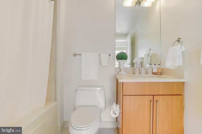 Building Photo - 1111 19th St N