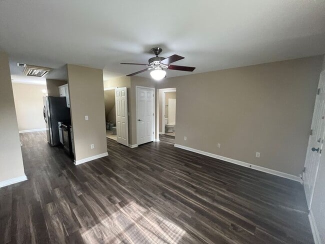 Building Photo - 60 Mineola Ave