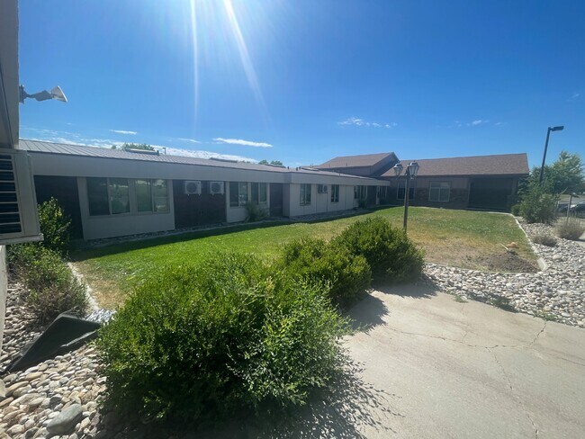 Building Photo - 460 W 600 N