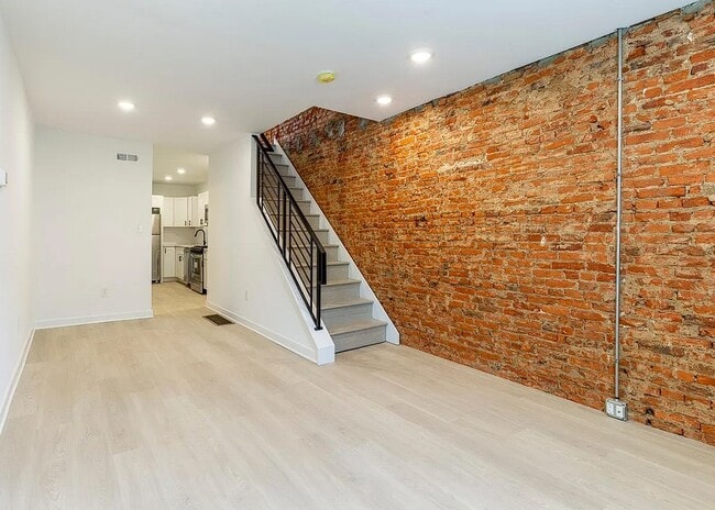 Building Photo - 2531 N Lee St