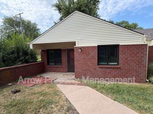 Building Photo - 455 Lincoln St